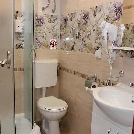 Garni Laguna Lux Guest house 2*